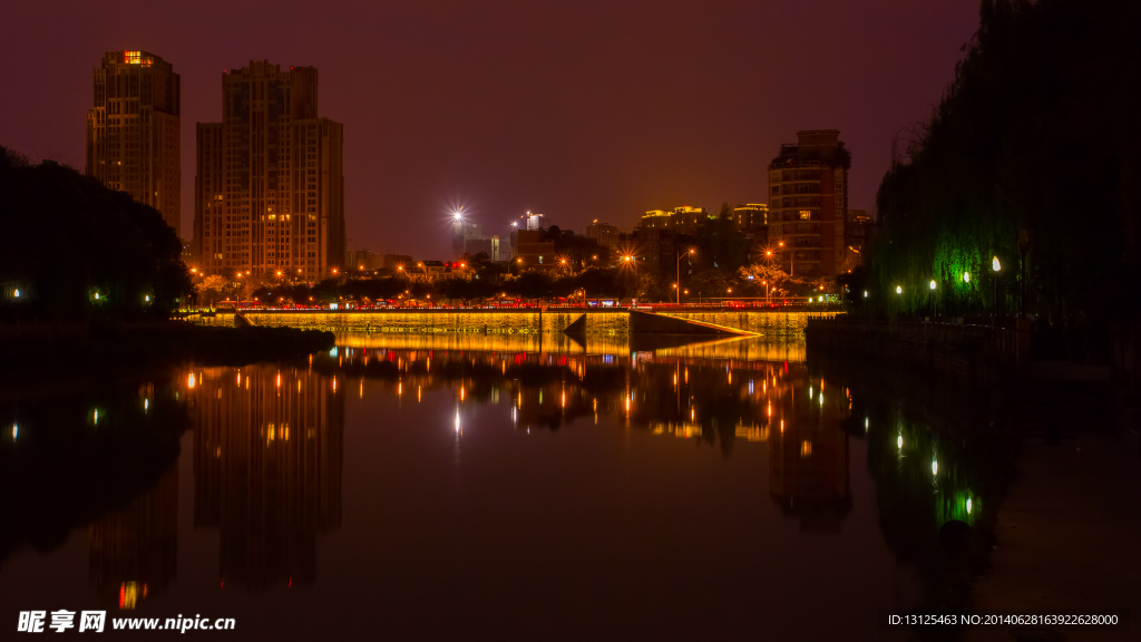 府南河夜景