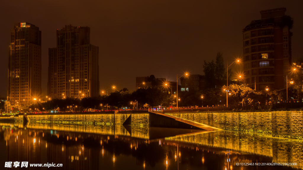 府南河夜景