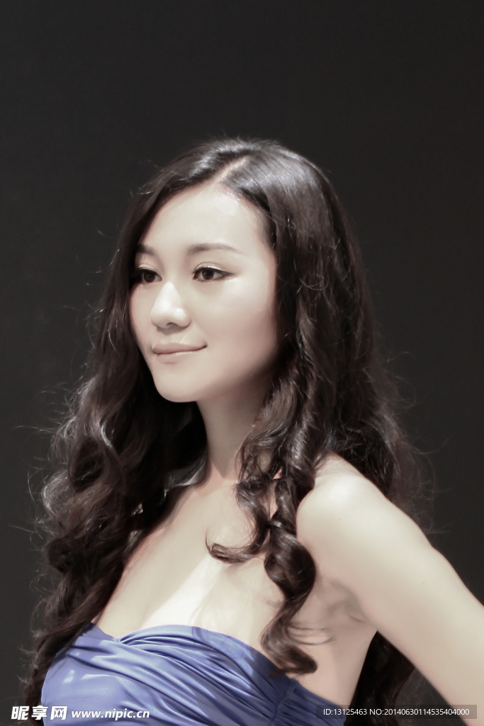 女模