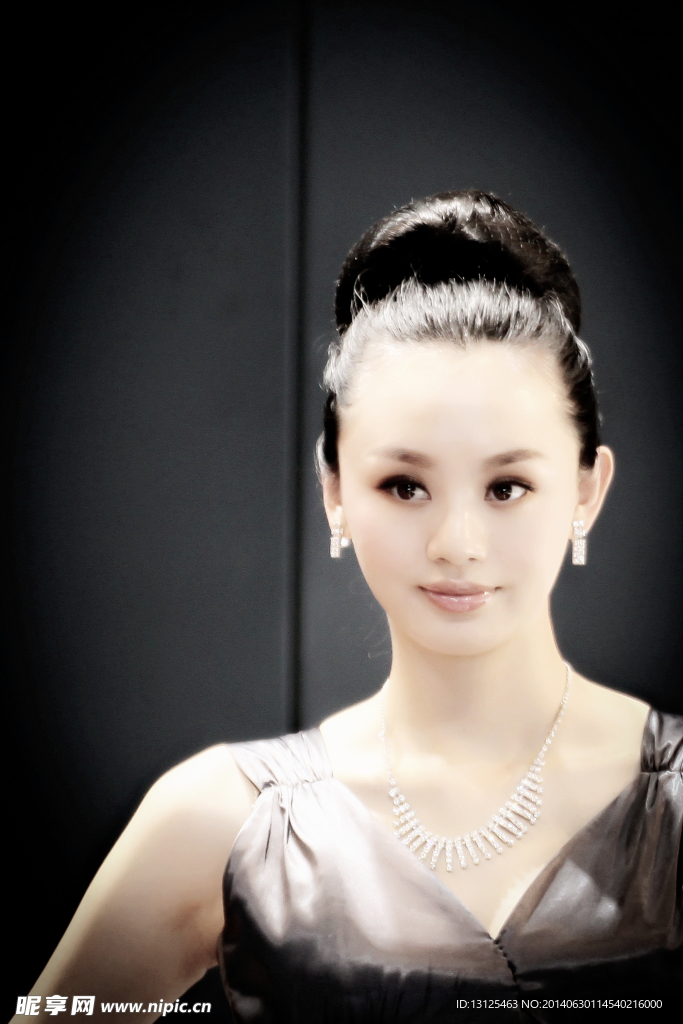 女模