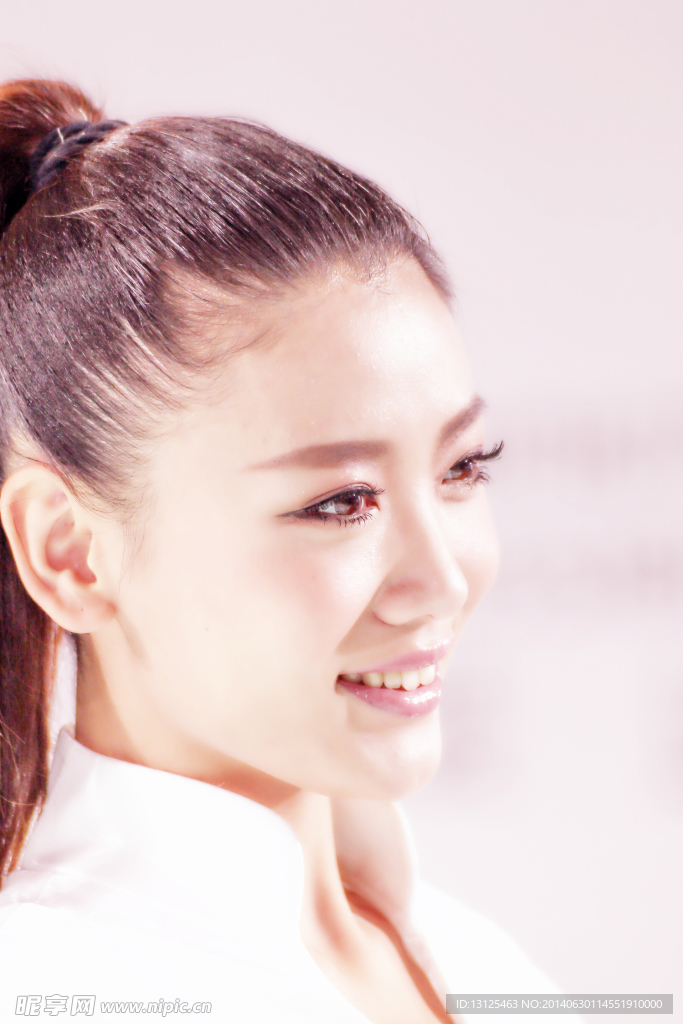 女模