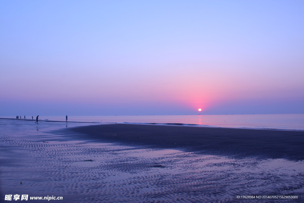 日出大海