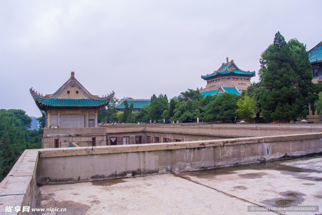 武汉大学