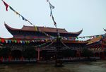 佛寺彩旗