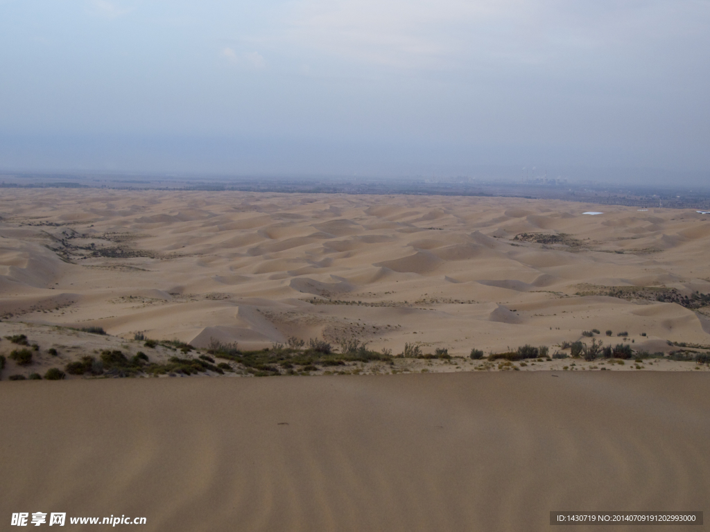浩瀚的沙漠沙海