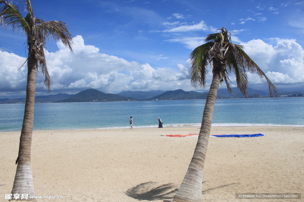 夏日三亚海边海滩景色