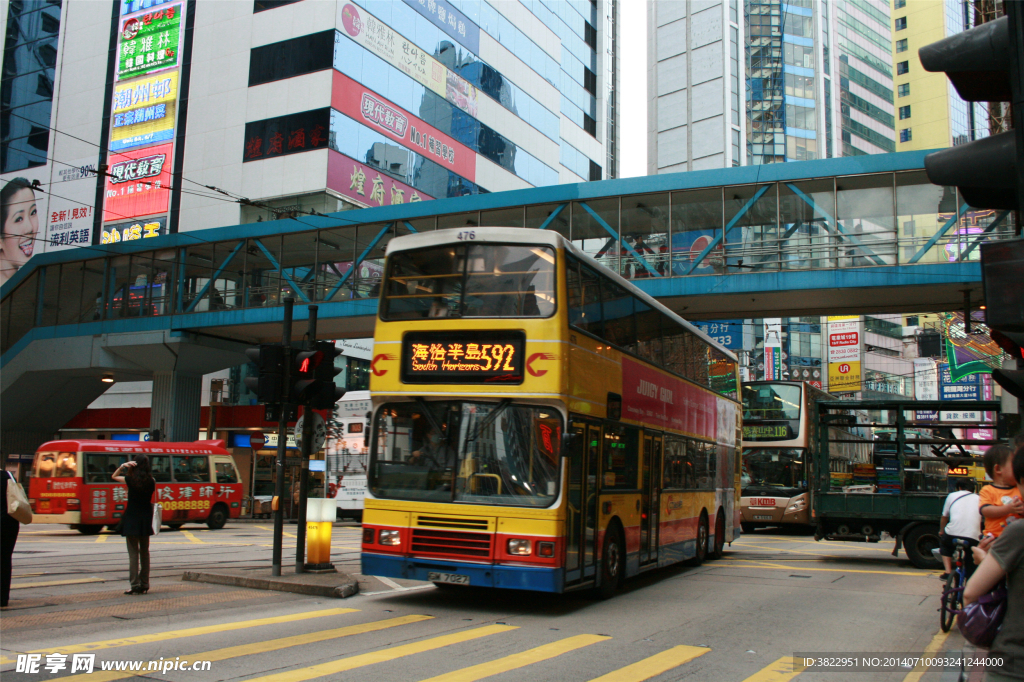 两层公共汽车