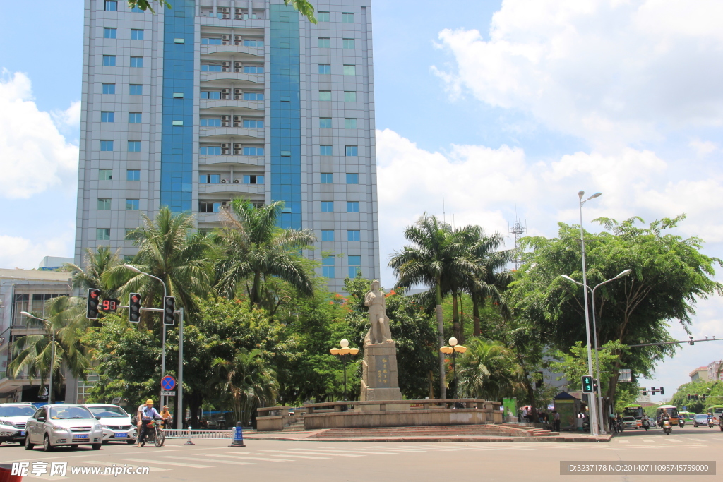 琼海市街景 红色娘子