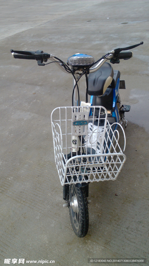 电瓶车