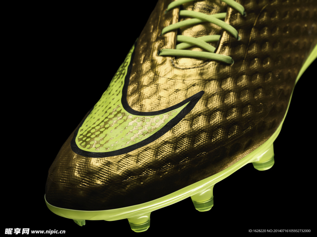 NIKE 顶级足球鞋