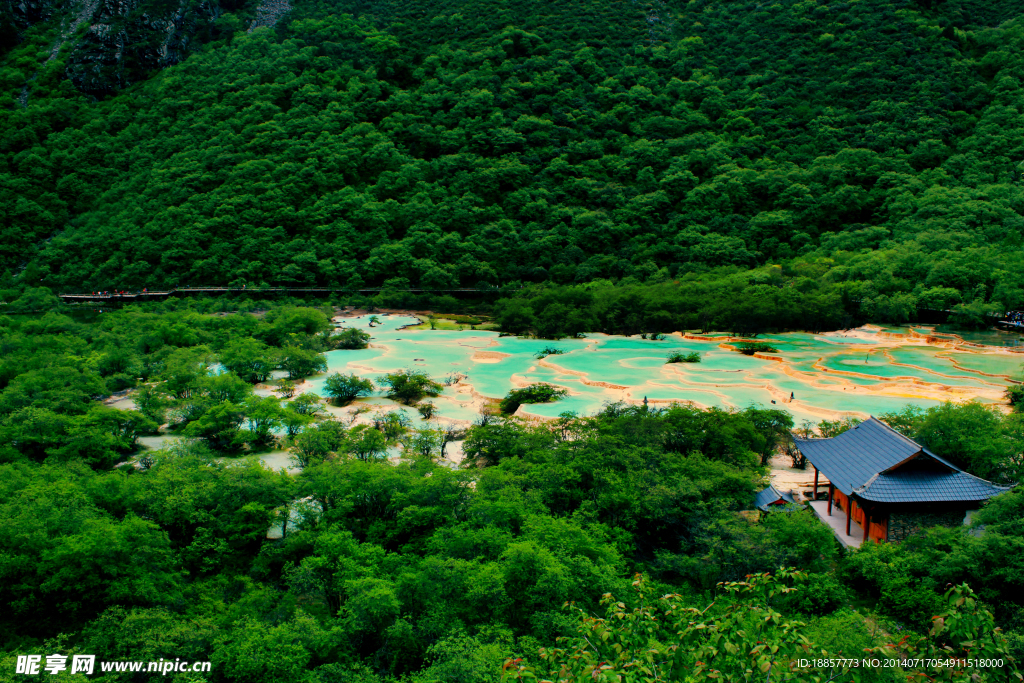 黄龙五彩池全景