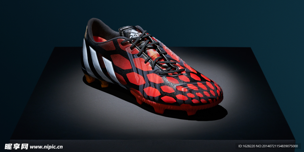 ADIDAS 顶级足球鞋