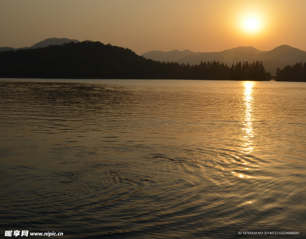 夕阳西湖