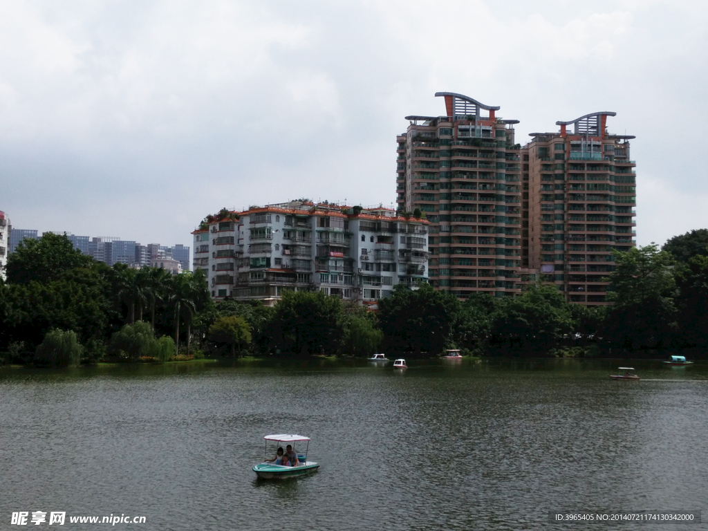 美丽湖景