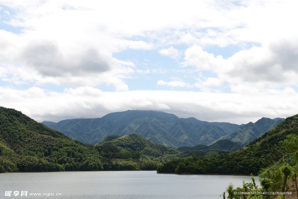 大山河水