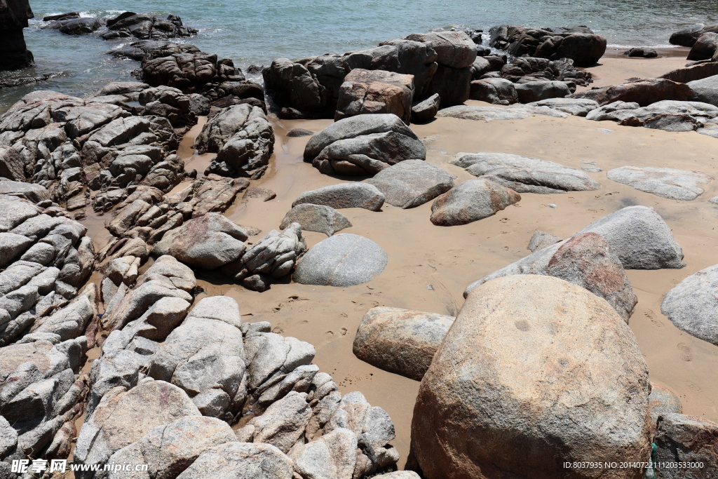 沙滩石头