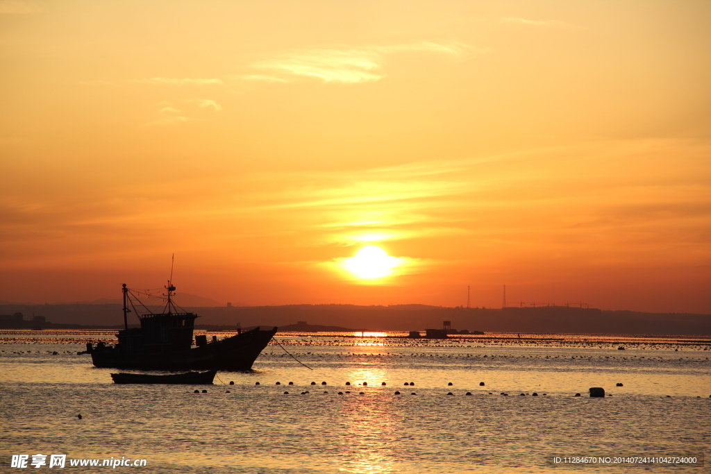 码头夕阳