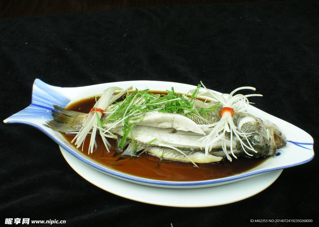 蒸鲈鱼