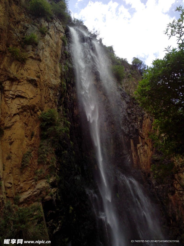 丽江 观音峡 蓝天白