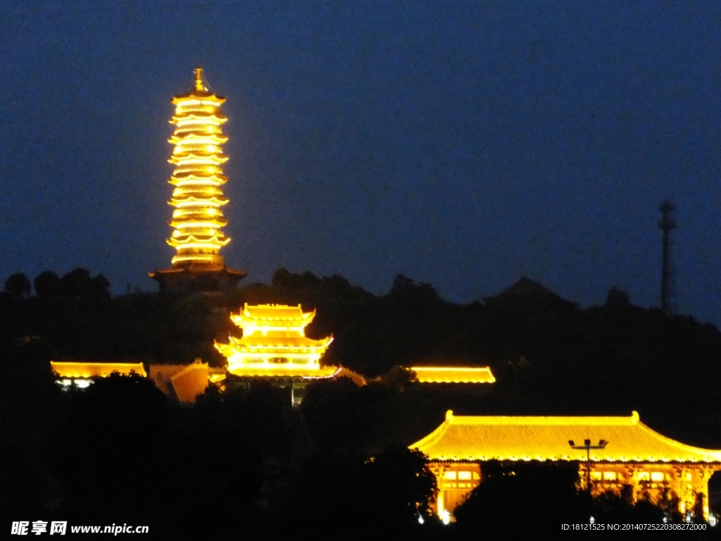 古寺夜景