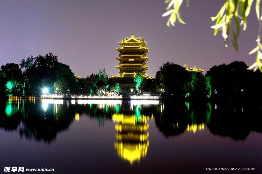 大明湖超然楼夜景