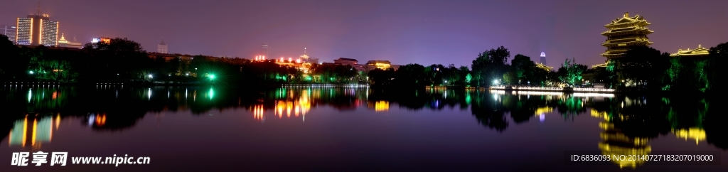 大明湖夜景