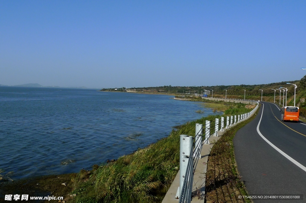 江南水乡 公路 河流