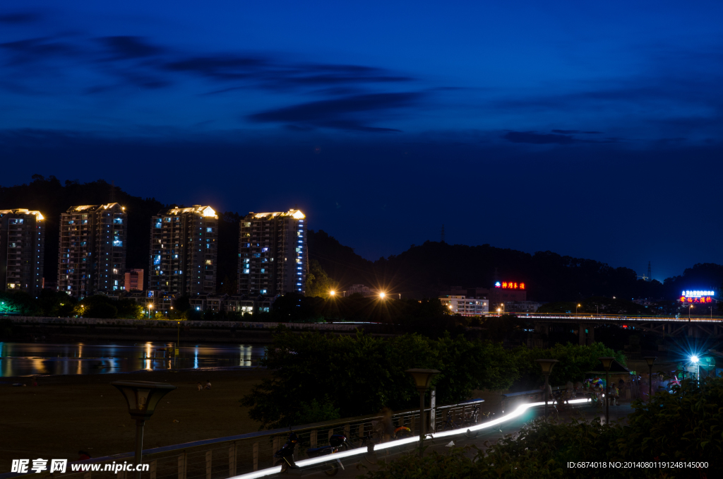 福州闽江河西游泳场夜