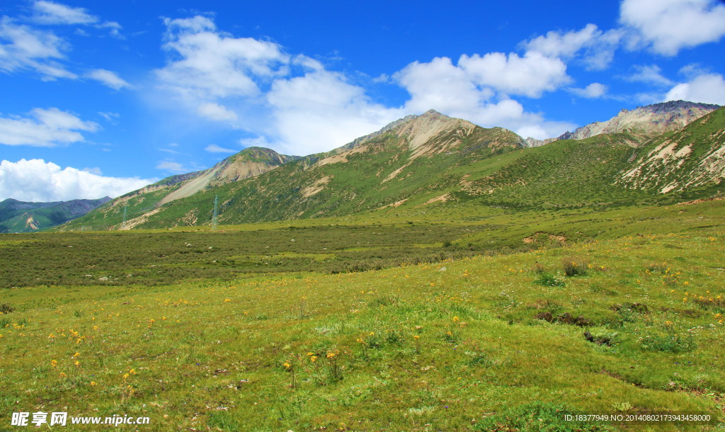 山势雄伟