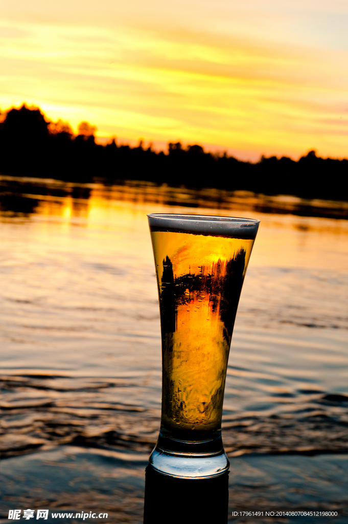 海边啤酒