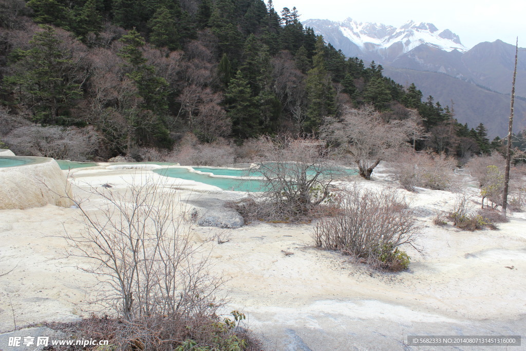 争艳彩池