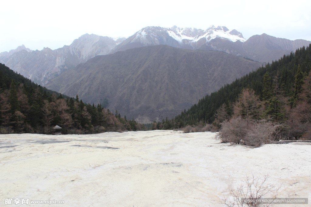 金沙铺地