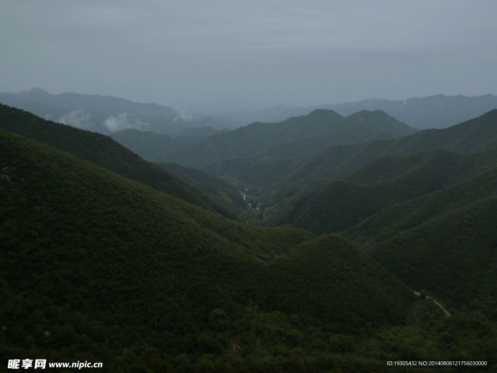 无边的山川小路