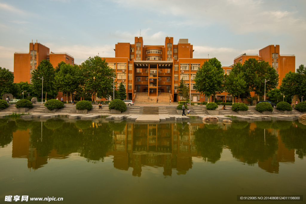 郑州大学