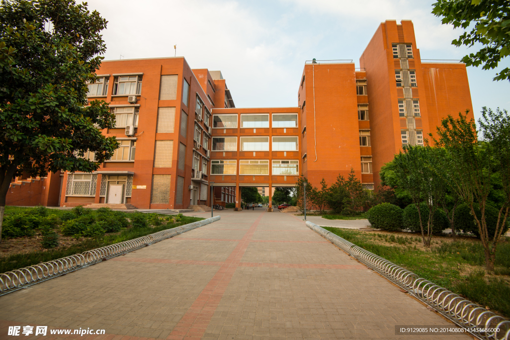 郑州大学