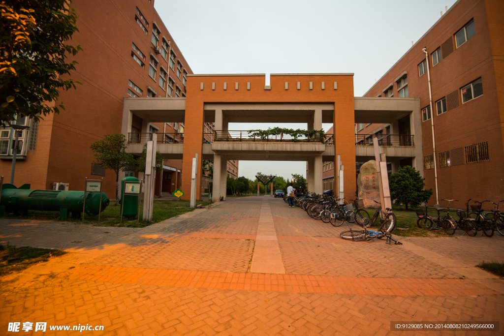 郑州大学
