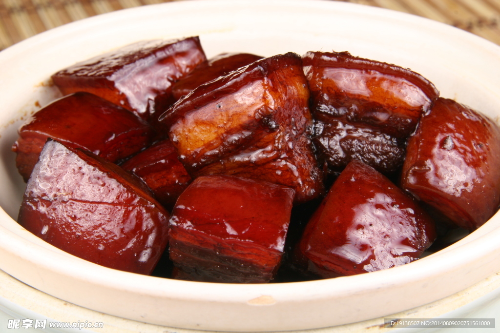 坛子红烧肉