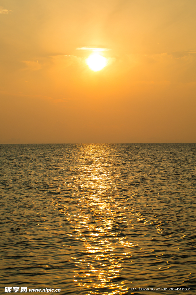 海中夕阳