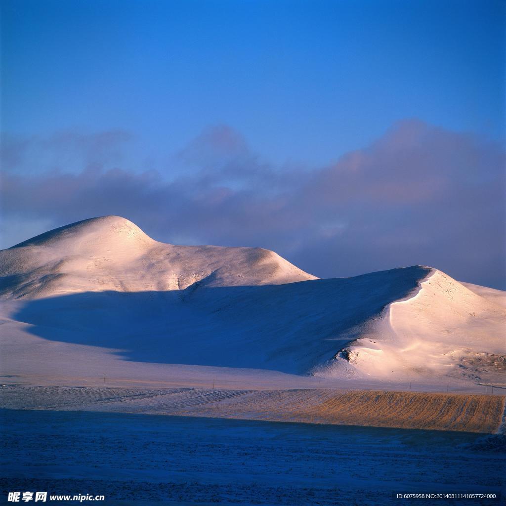 斜阳雪山