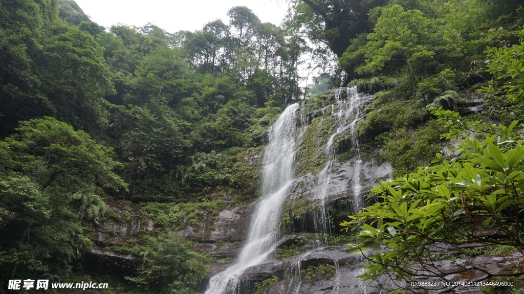 邛崃天台山的瀑布