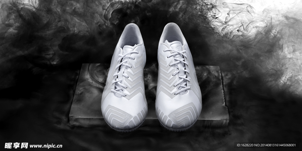 ADIDAS 顶级足球鞋