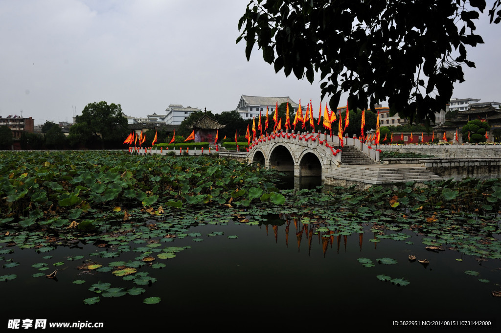 红河
