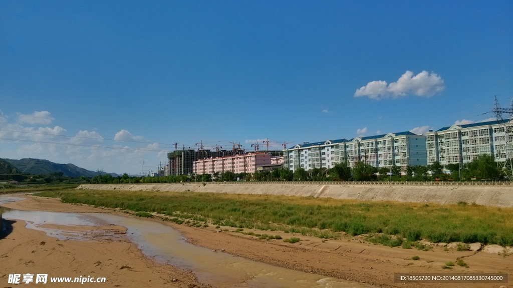 河边建筑摄影风景