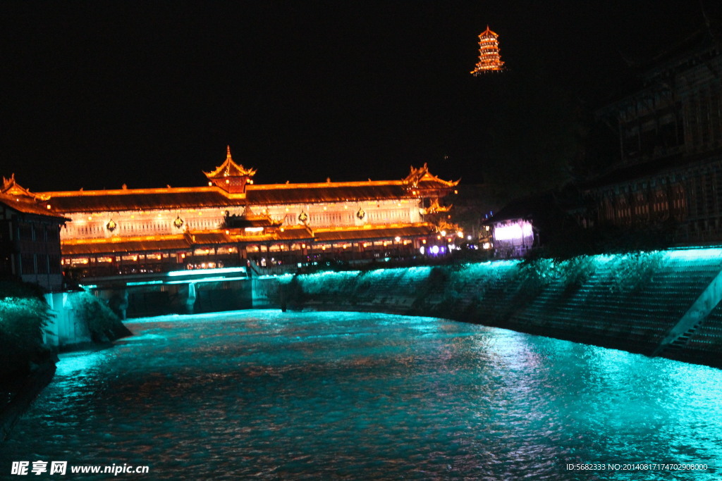 岷江夜色
