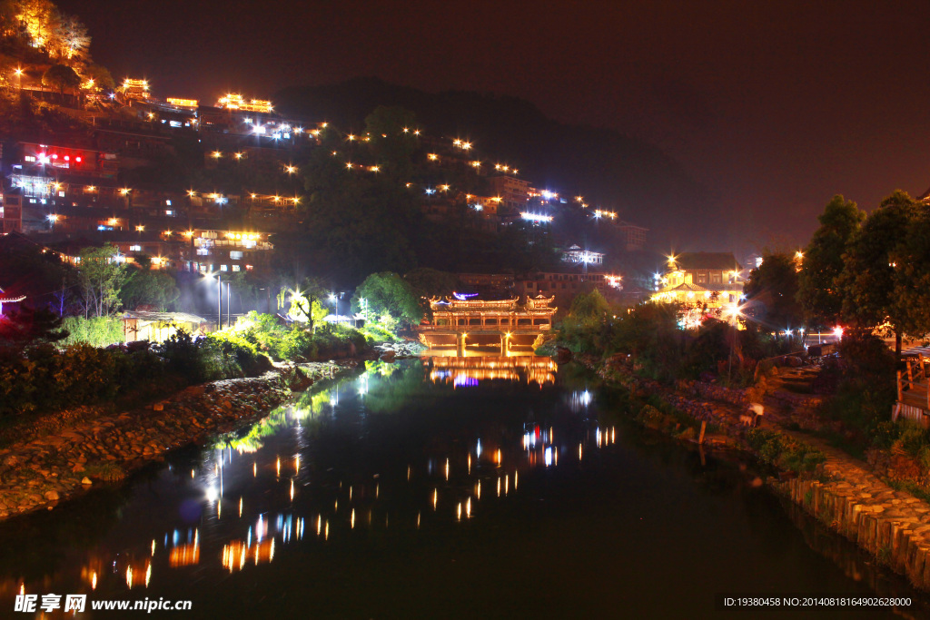 西江苗寨夜景