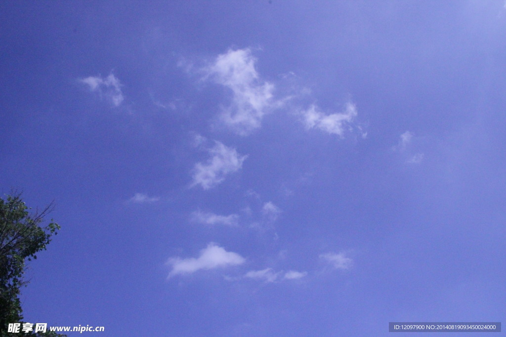 蓝蓝的天空