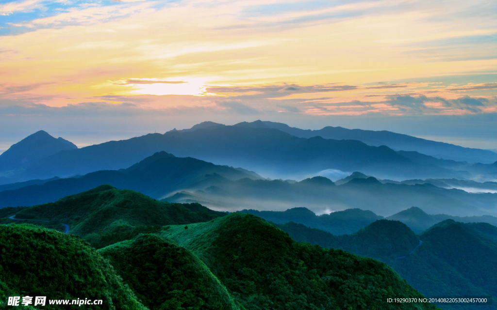 最壮观的群山夕阳图