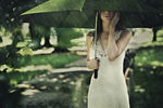 雨中美女