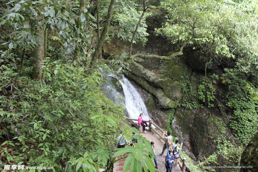 山瀑