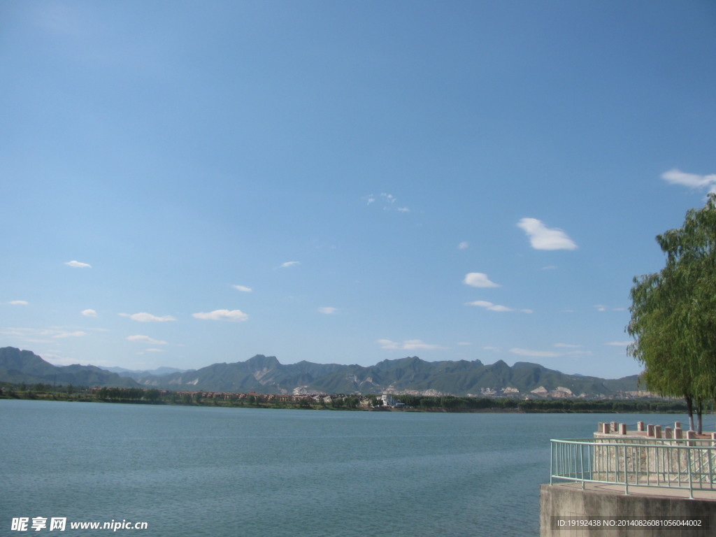 湖水